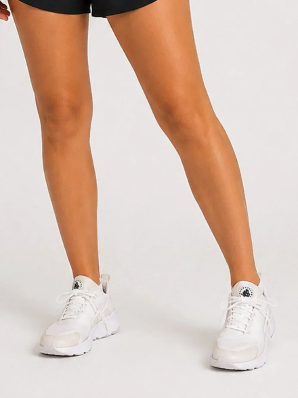 Nike Womens Size 10 Wide Ultra White Air Huarache Run Athletic Sneakers Shoes